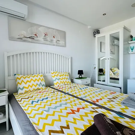 Paradiso 308-309 Private Apartment *