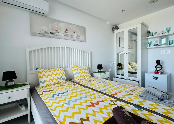 Paradiso 308-309 Private Apartment *